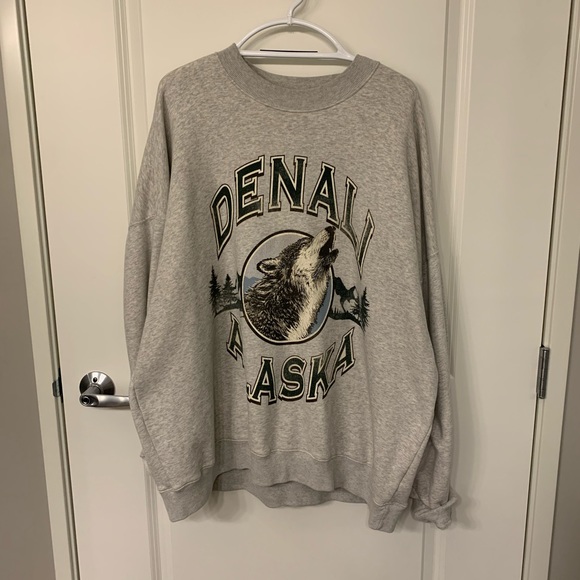 Abercrombie & Fitch Other - Denali Alaska Gray Graphic Crewneck Sweatshirt